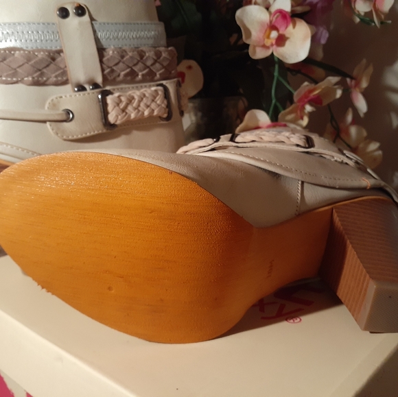 Brigade Round Toe Ankle Booties - Picture 2 of 2